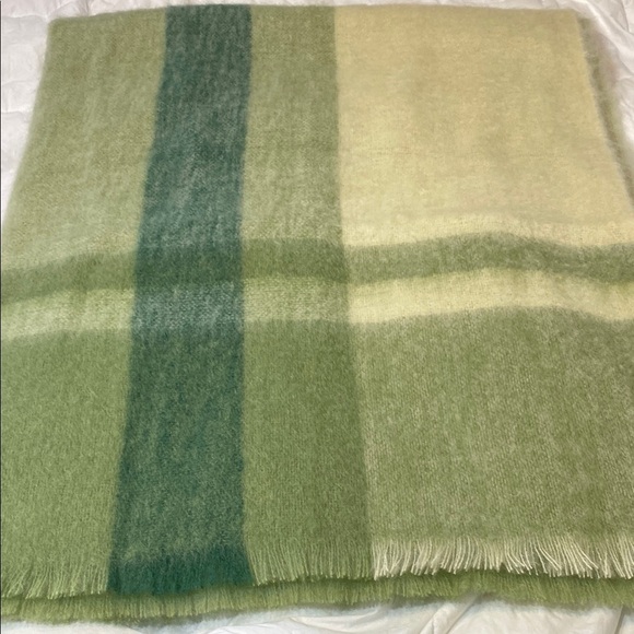 Brun De Vian-Tiran 100% Mohair Green and Yellow Plaid Throw Blanket - Picture 2 of 6